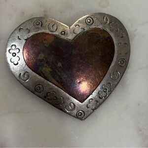 Silver Vintage Heart Pin Brooch with Etching on Border